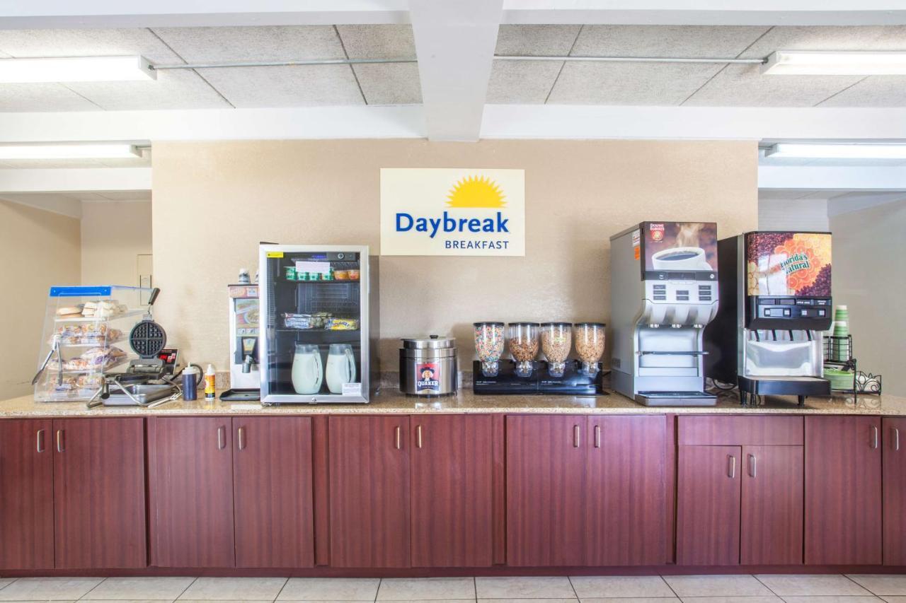 Days Inn By Wyndham Columbia I-70 מראה חיצוני תמונה